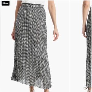 Pleated Maxi Skirt Black and White Women's Skirt